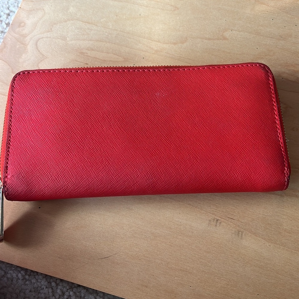 Michael Kors Bright red zip around continental wallet - Picture 7 of 8